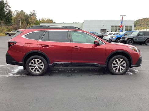 Used 2022 Subaru Outback Premium image 2