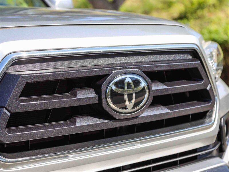 Used 2021 Toyota Tacoma SR5 RWD image 11