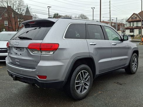 Used 2018 Jeep Grand Cherokee Limited w/ Trailer Tow Group IV image 6
