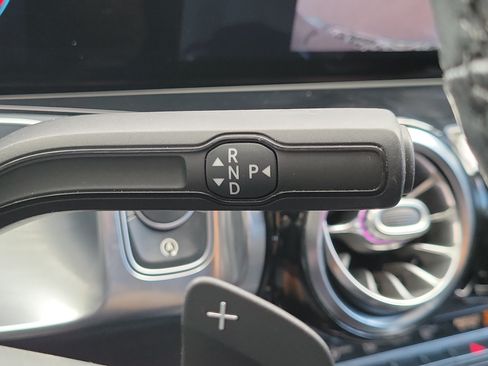 Used 2020 Mercedes-Benz GLB 250 image 26