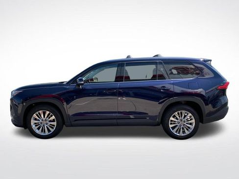Used 2024 Toyota Grand Highlander AWD image 6