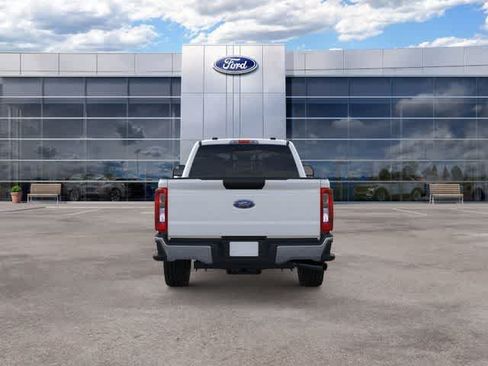 New 2026 Ford F250 XLT w/ FX4 Off-Road Package AWD/4WD image 5