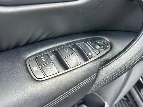 Used 2023 Nissan Armada SL w/ Captain's Chairs Package AWD/4WD image 12