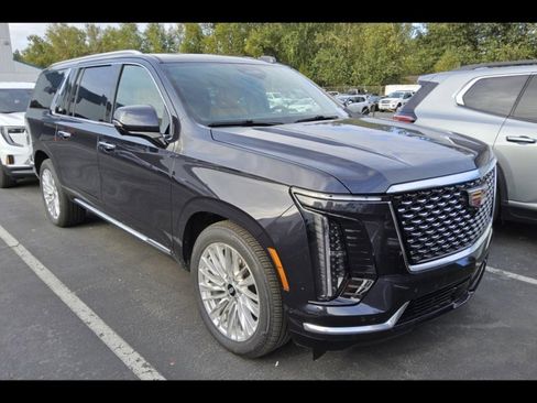 Used 2025 Cadillac Escalade ESV Premium Luxury w/ Touring Package image 7