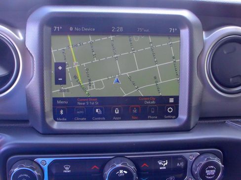 Used 2022 Jeep Wrangler Sport AWD/4WD image 21
