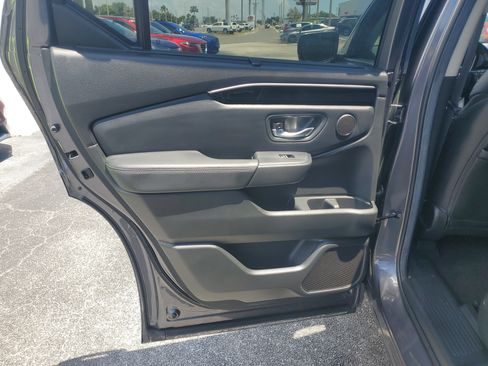 Used 2025 Honda Pilot EX-L image 15