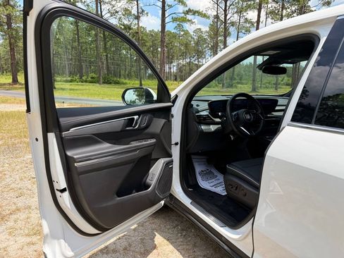 Used 2026 Buick Enclave Preferred FWD image 11