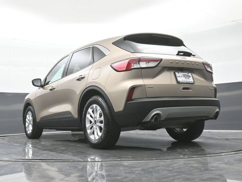 Used 2020 Ford Escape SE FWD image 38