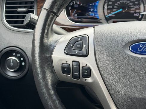 Used 2016 Ford Taurus Limited image 18