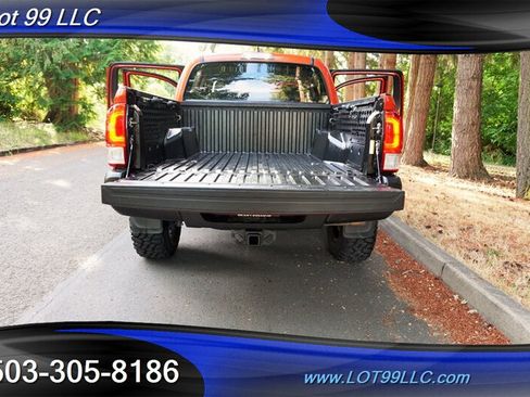 Used 2017 Toyota Tacoma SR5 w/ Tow Package AWD/4WD image 29