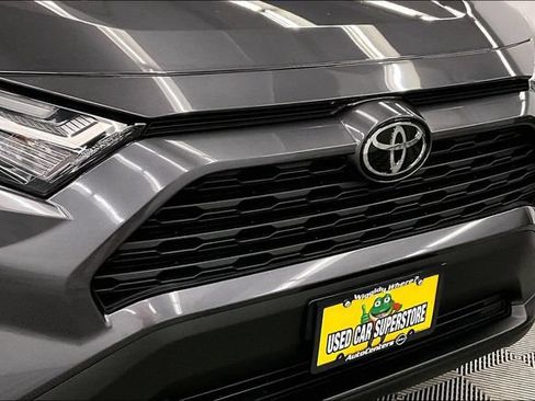 Used 2024 Toyota RAV4 XLE AWD/4WD image 32