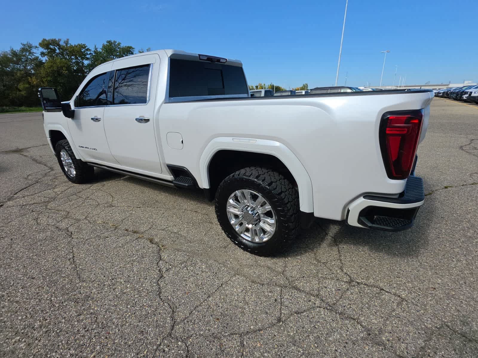 Used 2022 GMC Sierra 2500 Denali w/ Denali Ultimate Package AWD/4WD image 11