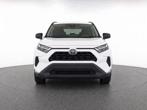 Used 2023 Toyota RAV4 LE AWD/4WD image 5