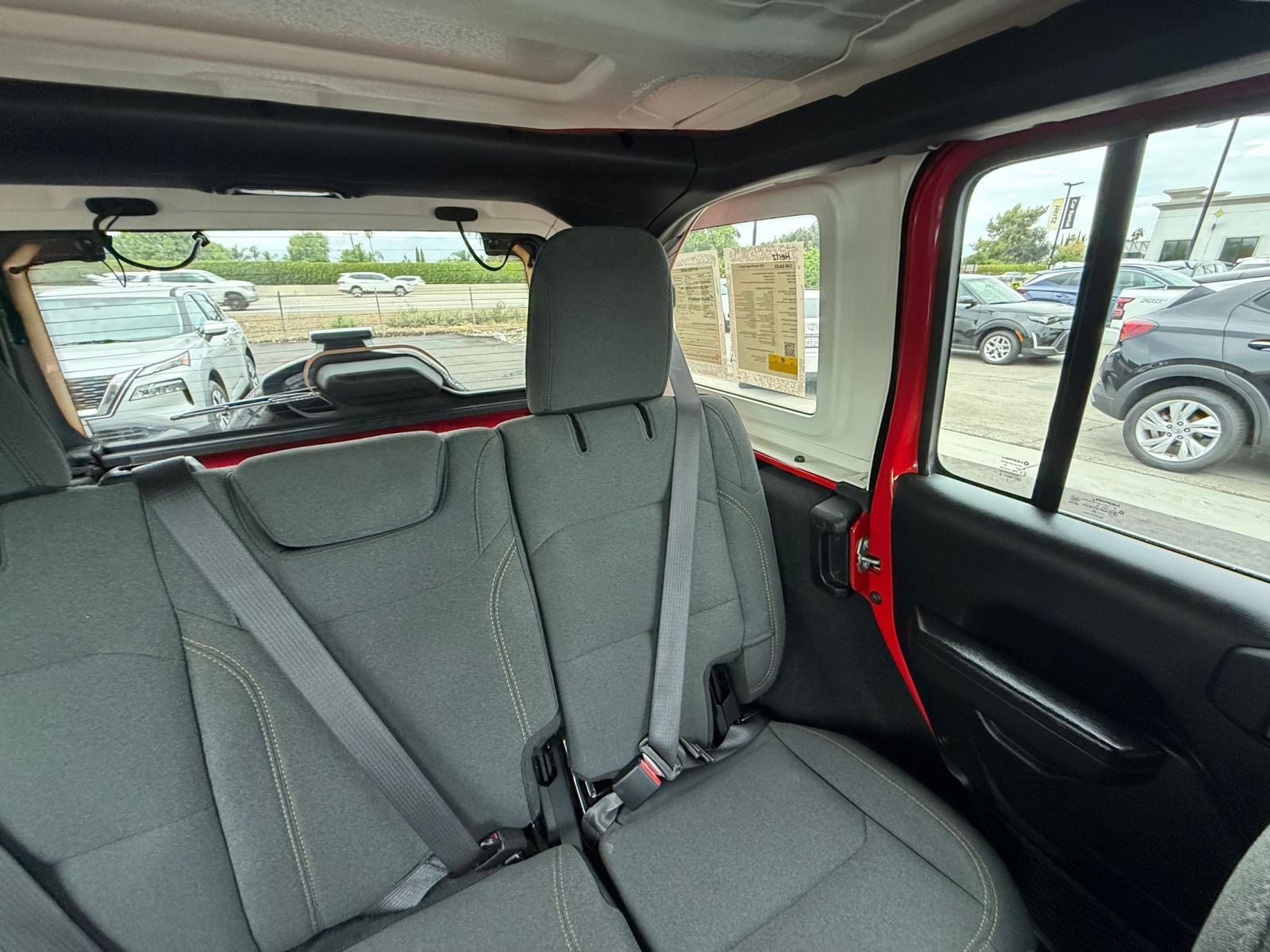 Used 2025 Jeep Wrangler Unlimited Sport AWD/4WD image 35