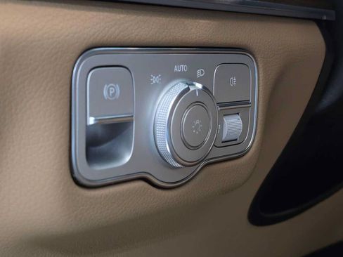 Certified 2025 Mercedes-Benz GLE 450e 4MATIC image 25