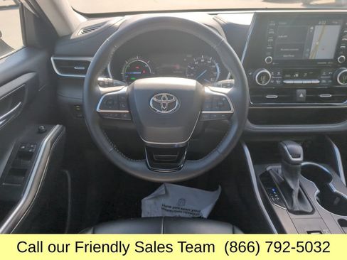 Certified 2020 Toyota Highlander XLE AWD/4WD image 15