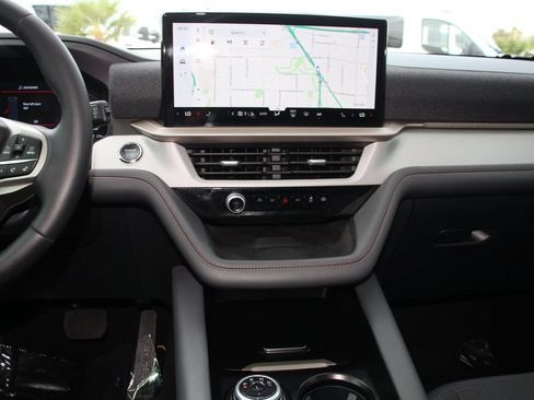 Certified 2025 Ford Explorer Active AWD/4WD image 18