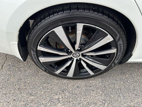 Used 2022 Nissan Altima 2.5 SR FWD image 9