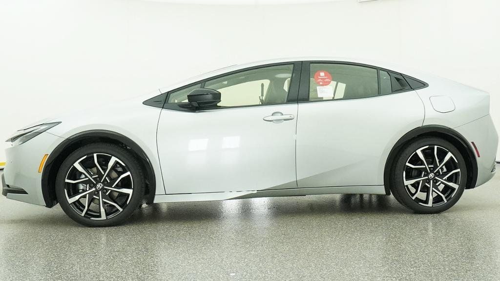New 2027 Toyota Prius Plug-In Hybrid FWD image 35