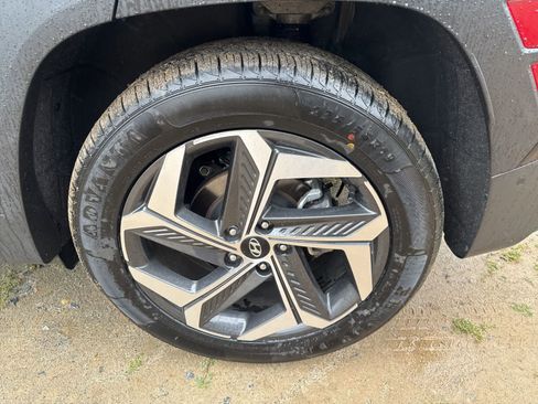 Used 2024 Hyundai Tucson Limited image 11