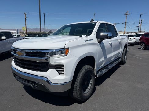 Used 2023 Chevrolet Silverado 1500 LT w/ Protection Package AWD/4WD image 7