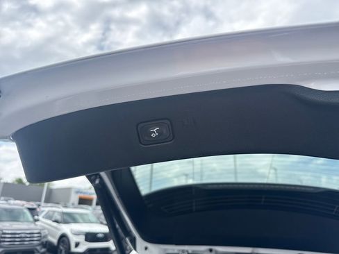 Used 2023 Ford Edge SEL w/ Convenience Package AWD/4WD image 13