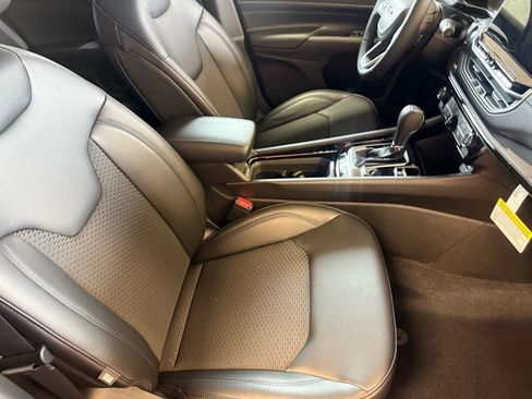 New 2026 Jeep Compass Latitude image 19