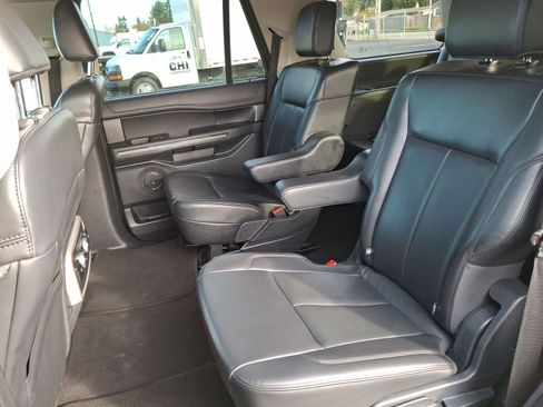 Used 2024 Ford Expedition XLT image 20