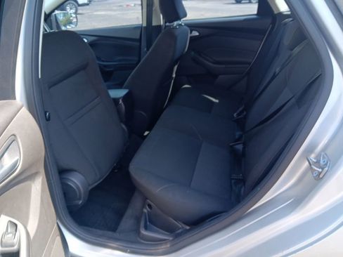 Used 2015 Ford Focus SE FWD image 29
