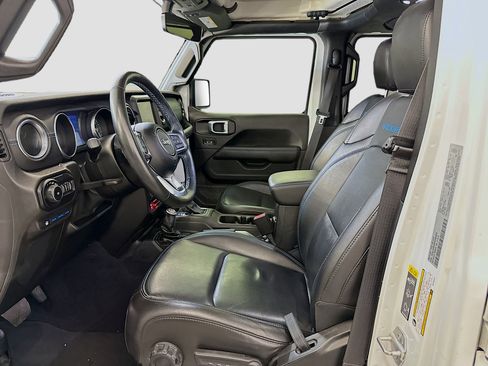 Used 2021 Jeep Wrangler Rubicon w/ Cold Weather Group image 13