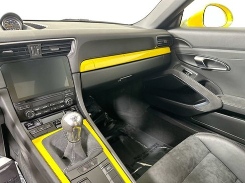 Used 2018 Porsche 911 GT3 w/ Sport Chrono Package RWD image 15
