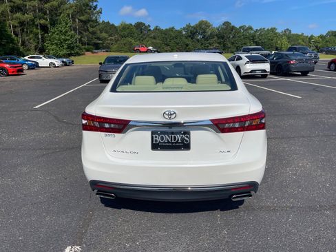 Used 2017 Toyota Avalon XLE FWD image 15