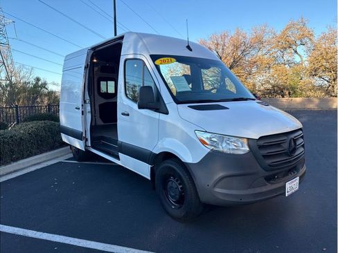 Used 2021 Mercedes-Benz Sprinter 2500 image 5