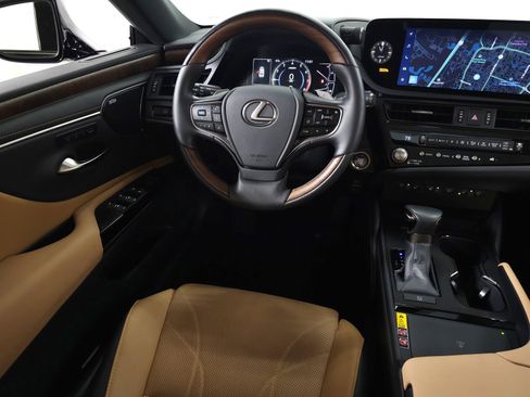 Used 2025 Lexus ES 350 w/ Luxury Package image 18