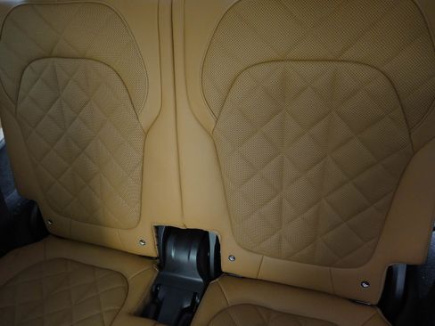 Certified 2025 BMW X7 xDrive40i w/ Premium Package image 38