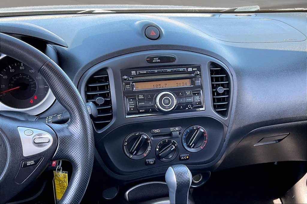 Used 2013 Nissan Juke S FWD image 9