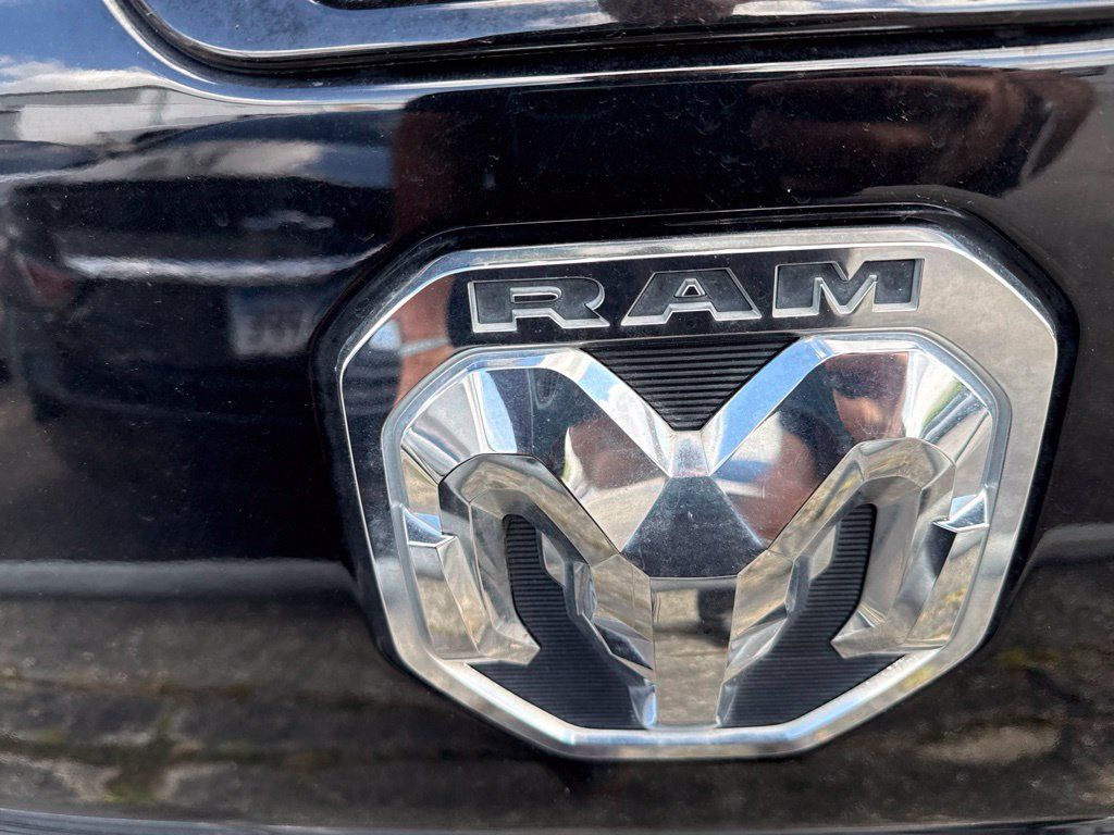 Used 2023 RAM 1500 Laramie AWD/4WD image 10