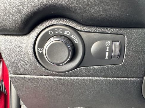 Certified 2024 Dodge Durango SXT image 27