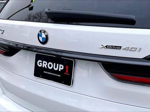 Used 2026 BMW X7 xDrive40i w/ Executive Package image 9