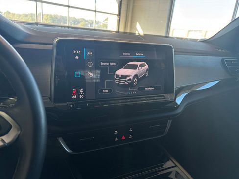 Used 2025 Volkswagen Atlas Cross Sport SE image 22