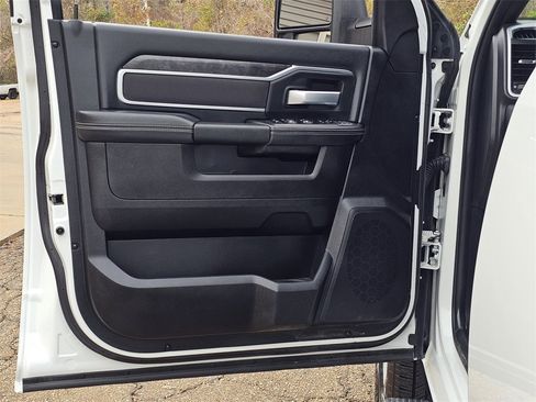 Used 2024 RAM 2500 Big Horn w/ Protection Group image 15