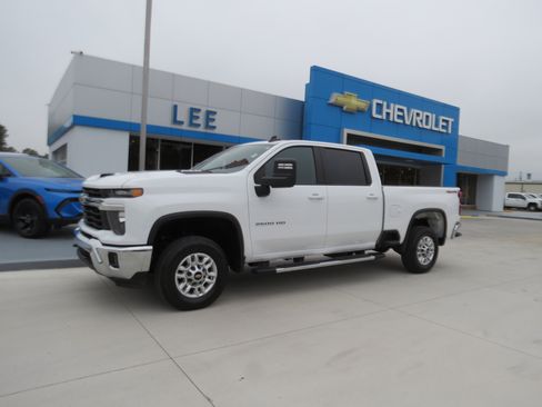 Used 2025 Chevrolet Silverado 2500 LT w/ Convenience Package AWD/4WD image 1