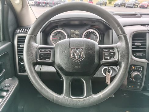 Used 2018 RAM 1500 Express w/ Express Value Package AWD/4WD image 6