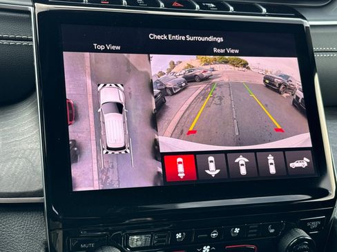 New 2025 Jeep Grand Cherokee Limited w/ Luxury Tech Group II image 24