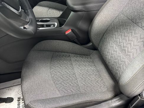 Used 2024 Chevrolet Equinox LT FWD image 16