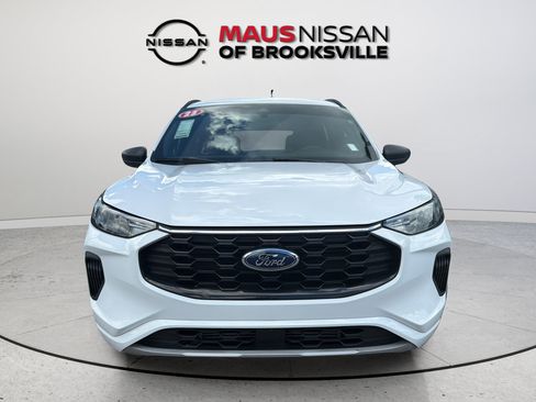 Used 2023 Ford Escape ST-Line w/ Tech Pack #1 FWD image 3