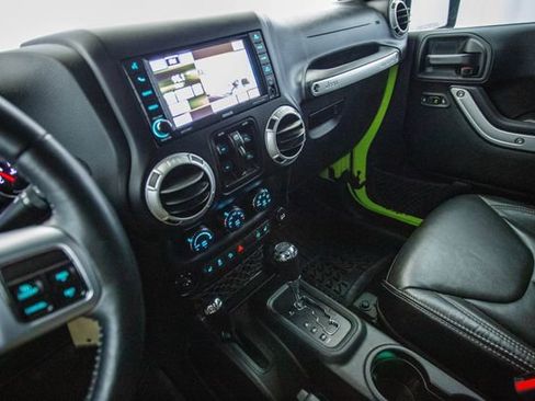 Used 2017 Jeep Wrangler Unlimited Rubicon image 51