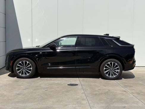 Used 2024 Cadillac Lyriq Sport w/ LPO, Floor Liner Package AWD/4WD image 4