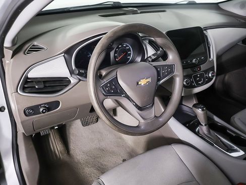 Used 2020 Chevrolet Malibu LS image 23