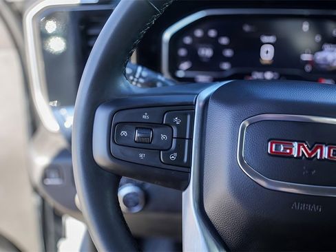 Used 2024 GMC Sierra 1500 Elevation image 17